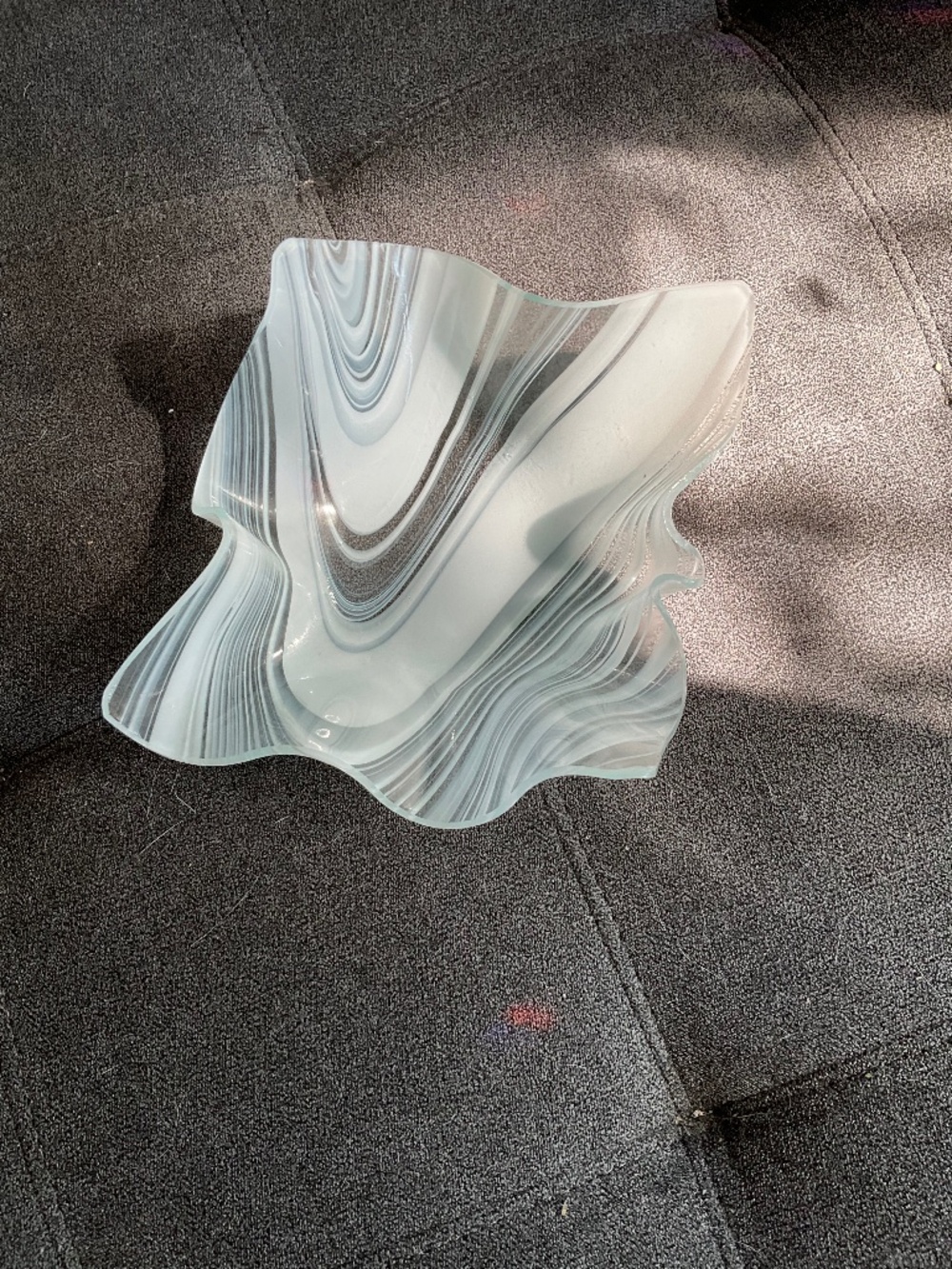 EUC White & Clear Murano-Style Art Glass Handkerchief Bowl